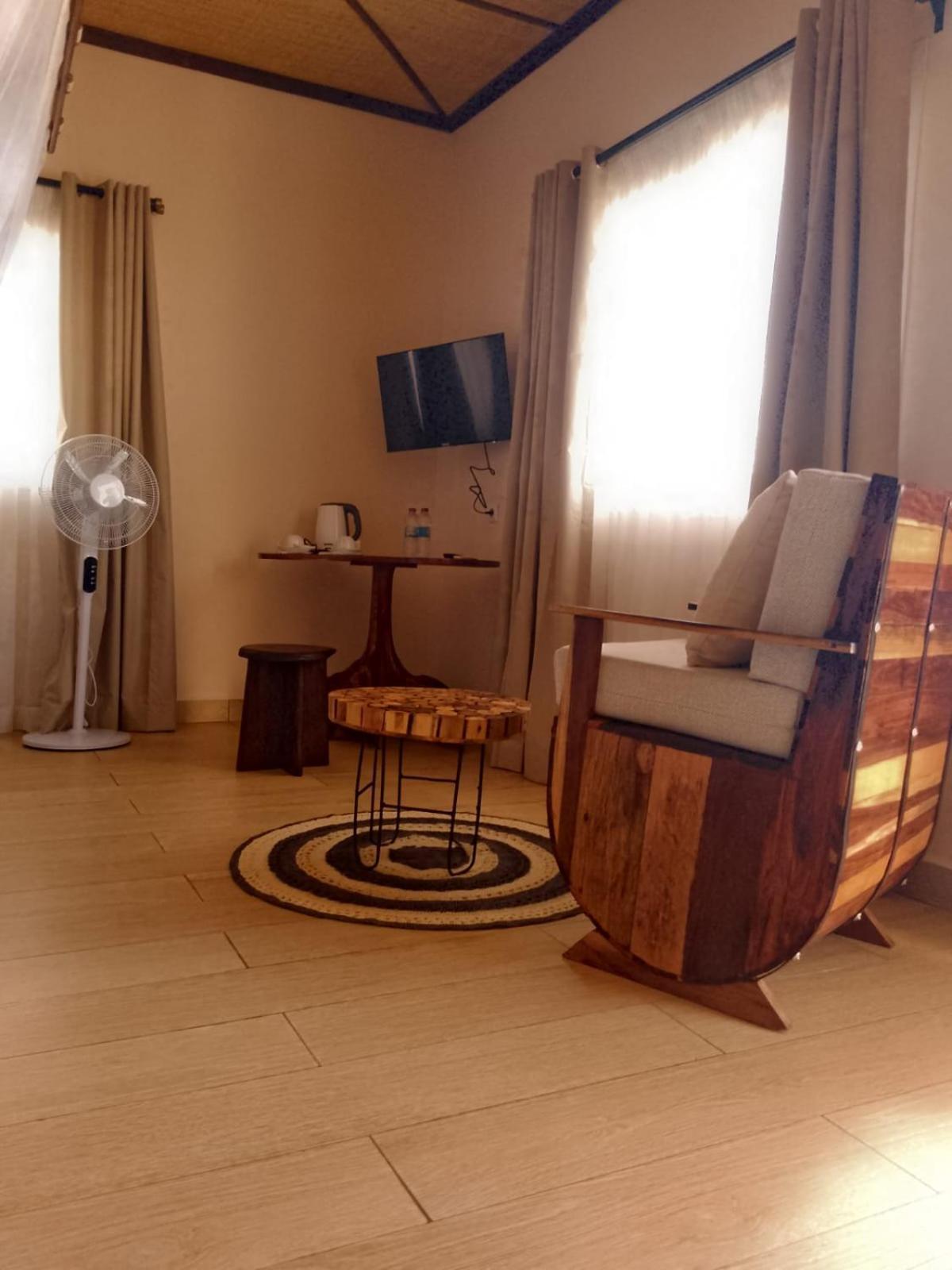 אנטסירבה Bira Hotel מראה חיצוני תמונה