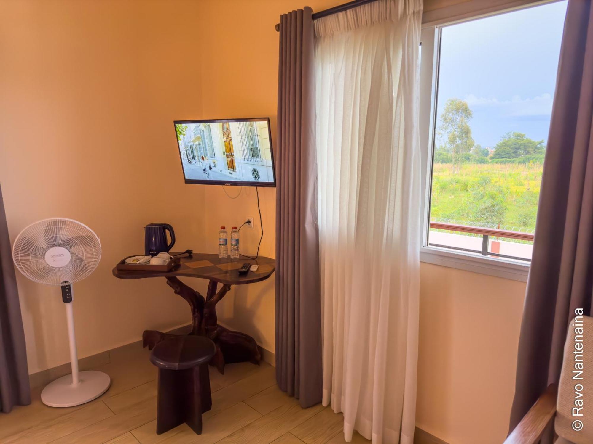 אנטסירבה Bira Hotel מראה חיצוני תמונה